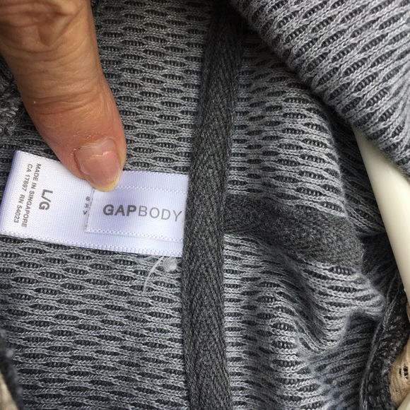 Gap Body gray hooded pullover, Lg. Toasty, just what U need for fall. Nice wght. - Picture 2 of 2